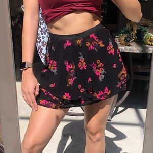 LIKE NEW Volcom Skirt